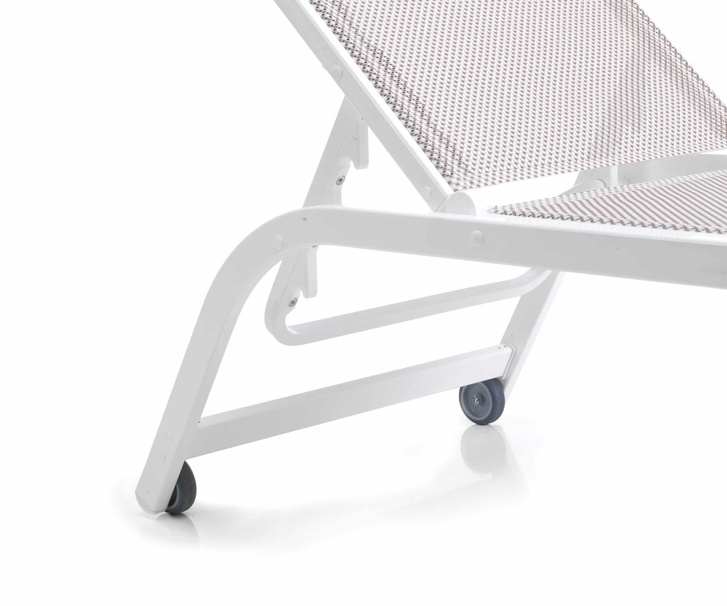 RAMBERTI Lettino Santorini con ruote lato interno particolare